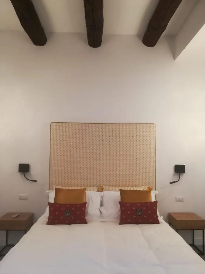 Guest house B-Montedidio Hotel Naples Italy